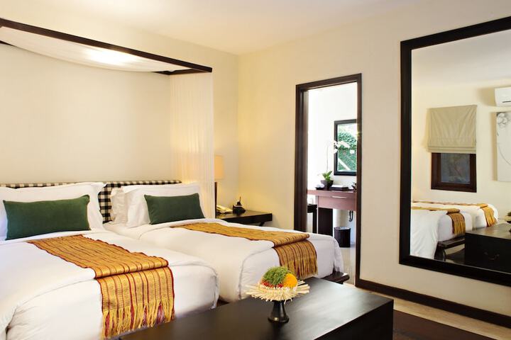 Room 12 of 92