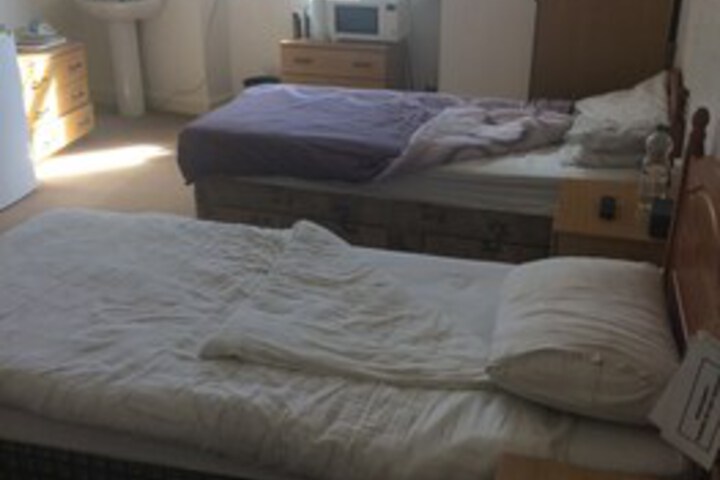 Room 5 of 6