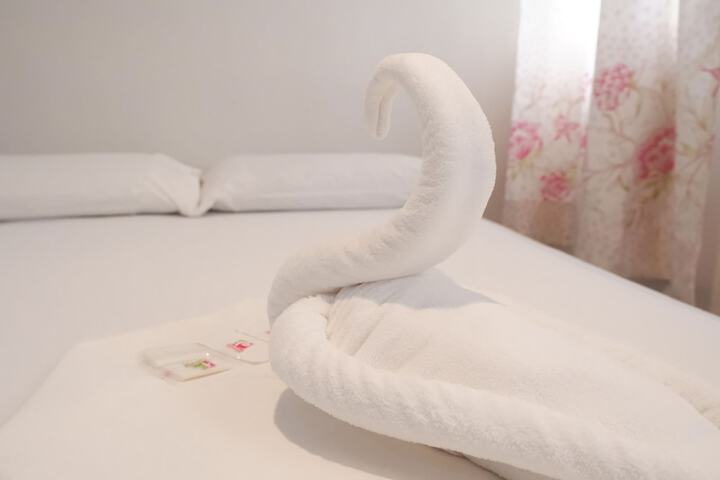 Room 8 of 90