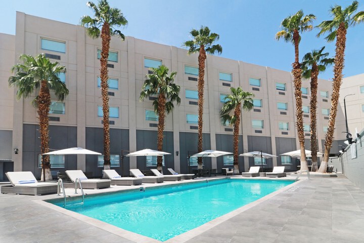 Pools & Facilities