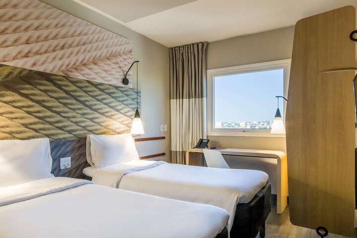Room 4 of 26