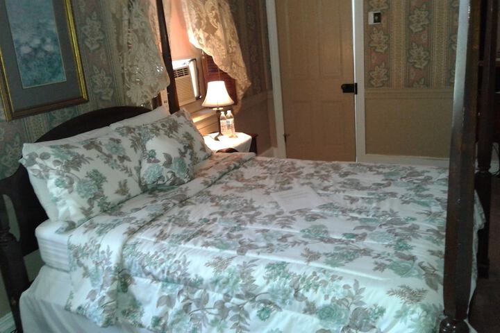 Room 11 of 42