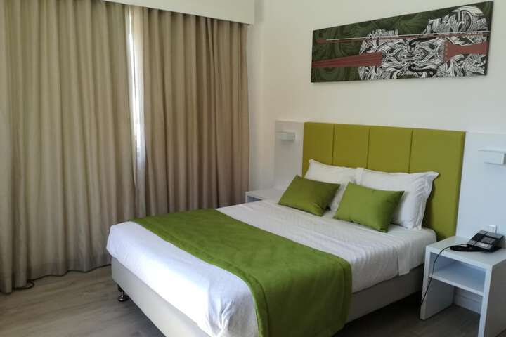 Room 14 of 44