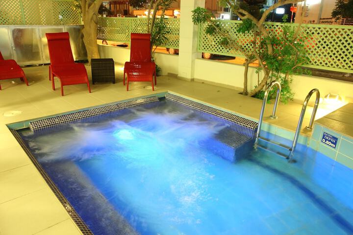 Pool Hotel