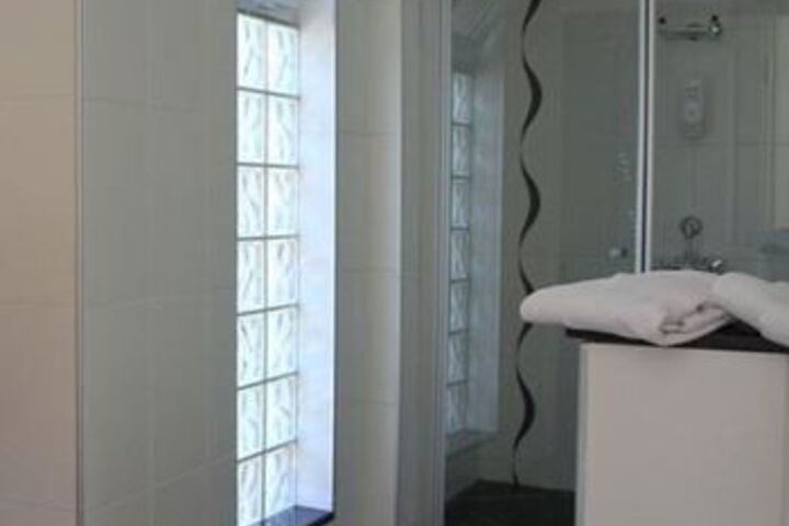Room 4 of 26
