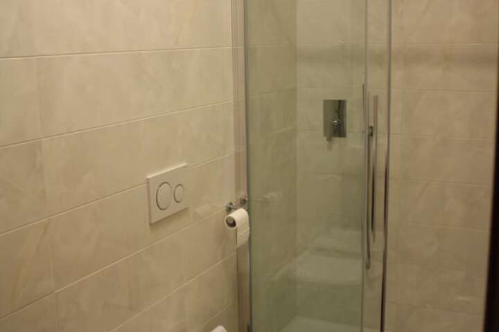 Room 13 of 20