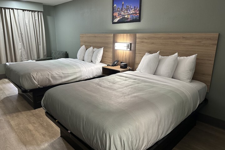 2 Double Beds (1 of 8)