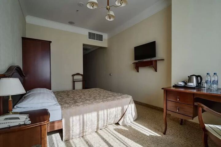 Room 7 of 49