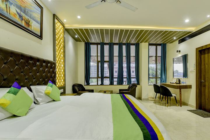 Room 13 of 53