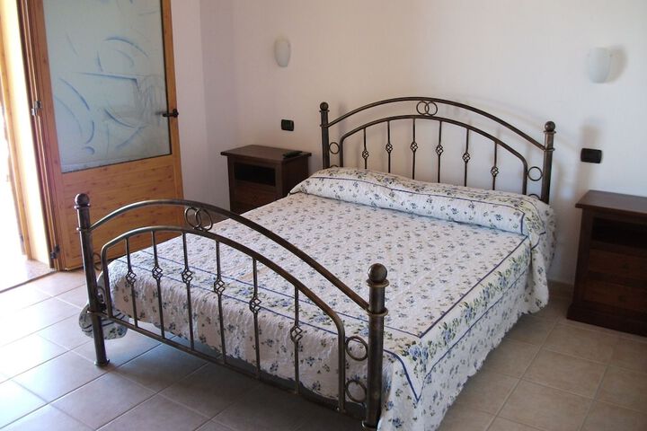 Room 3 of 64