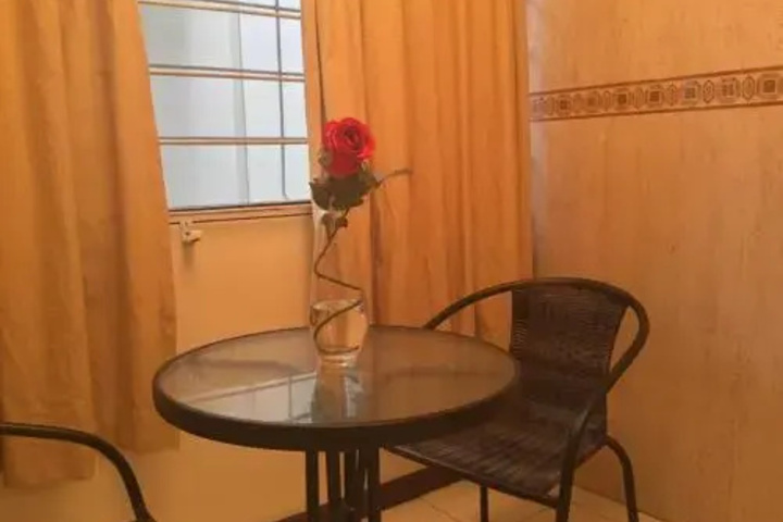 Room 4 of 15