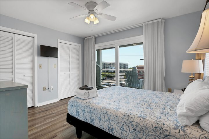 Room 47 of 333