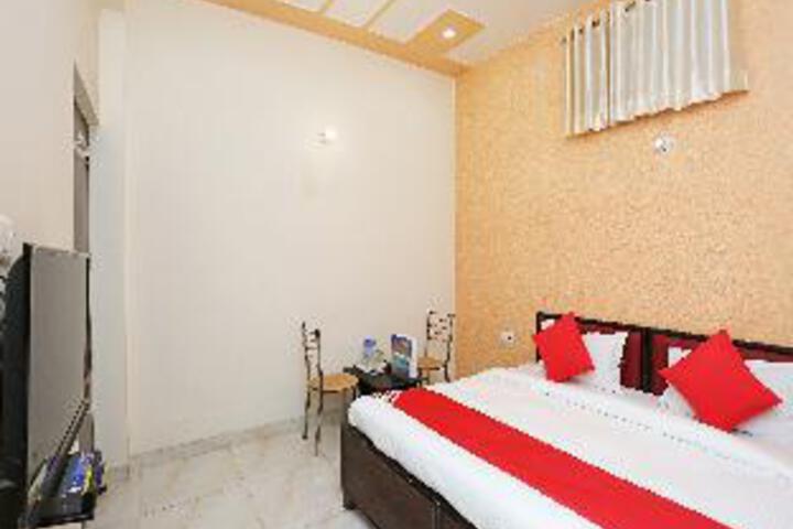 HOTEL PUSHPA PALACE BY OYO ROOMS