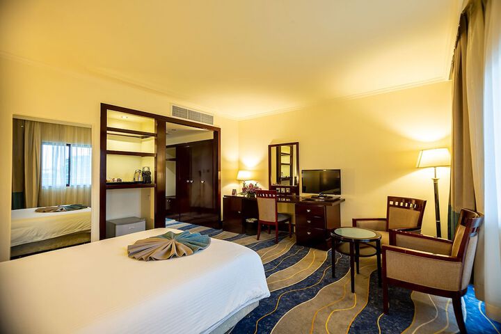 Room 4 of 41