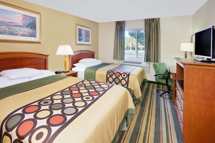 1 Queen Bed Mobility Accessible (4 of 5)