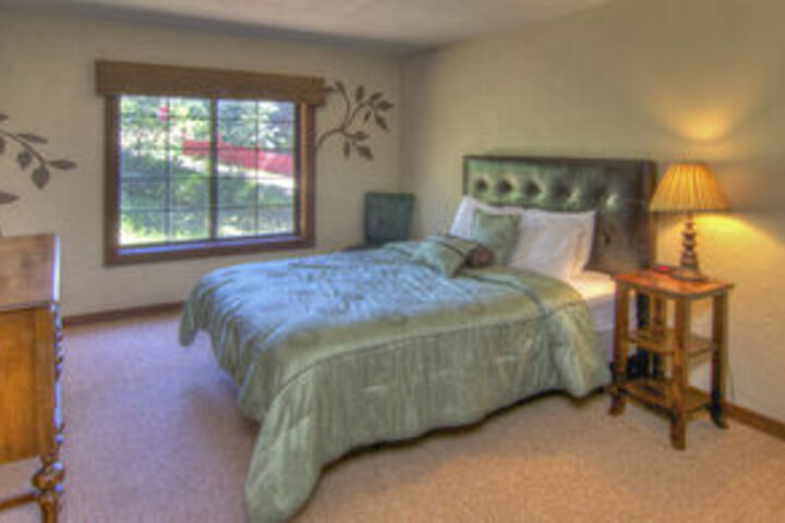 Room 25 of 40