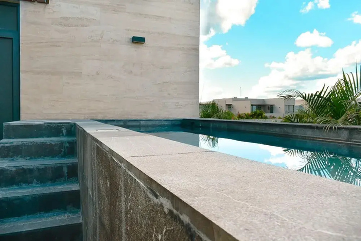 Pool 10 of 19