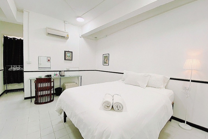 Room 10 of 22