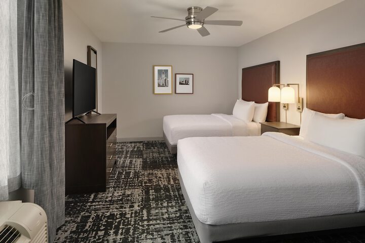 Room 9 of 33