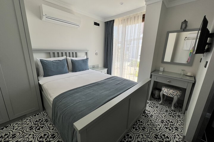 Room 15 of 107