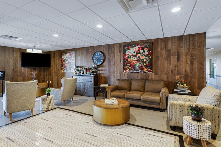 Entrance & Lobby
