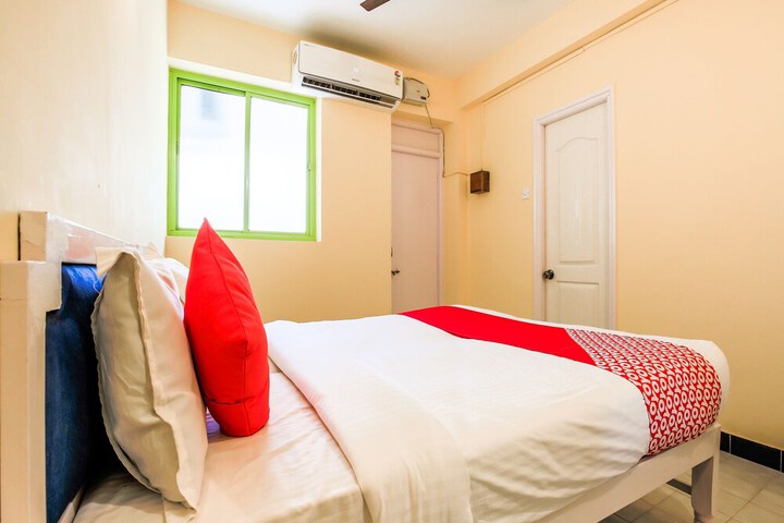 Room 13 of 28