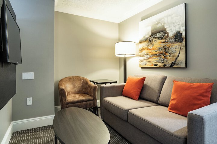 Room 55 of 270