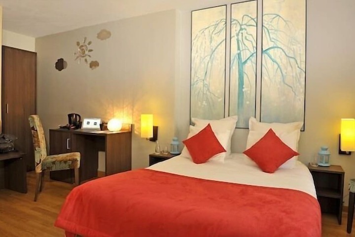 Room 7 of 18
