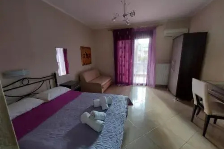 Room 6 of 24