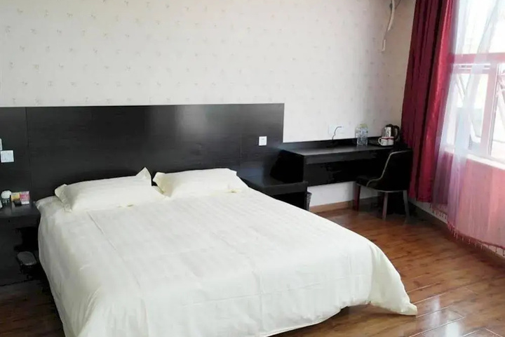 Room 8 of 14