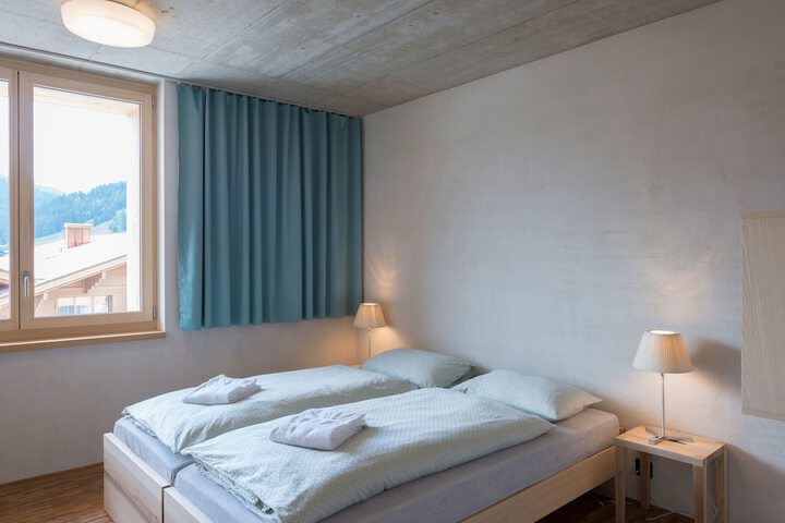 Room 9 of 38