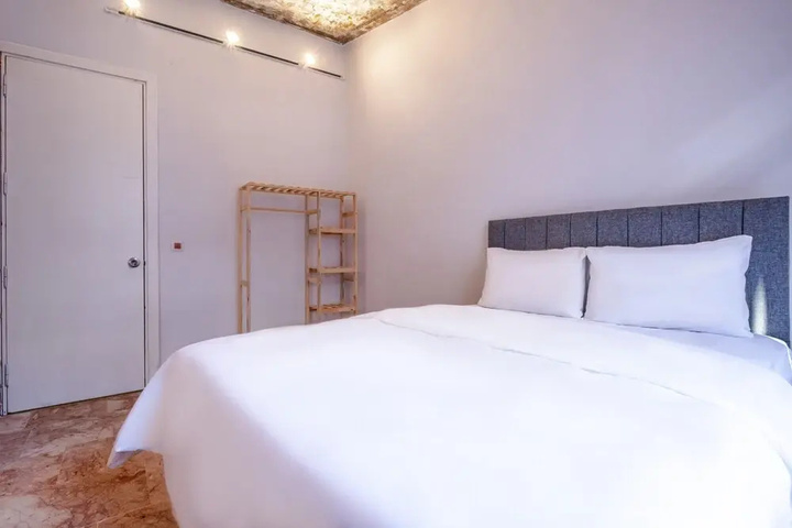 Room 3 of 12