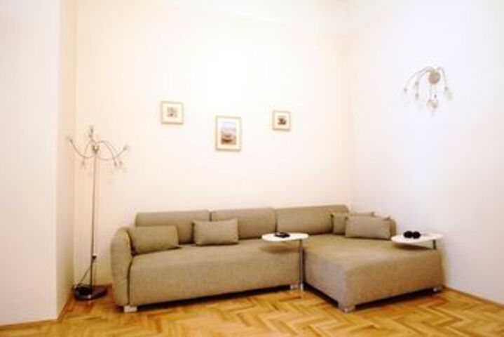 Room 16 of 18