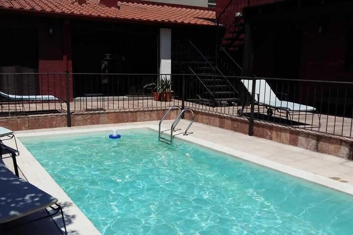 Pool 32 of 48