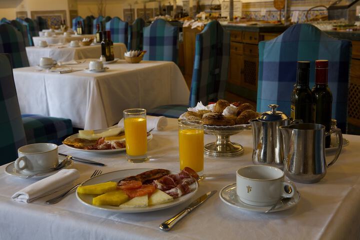 Breakfast/Coffee Service 18 of 38