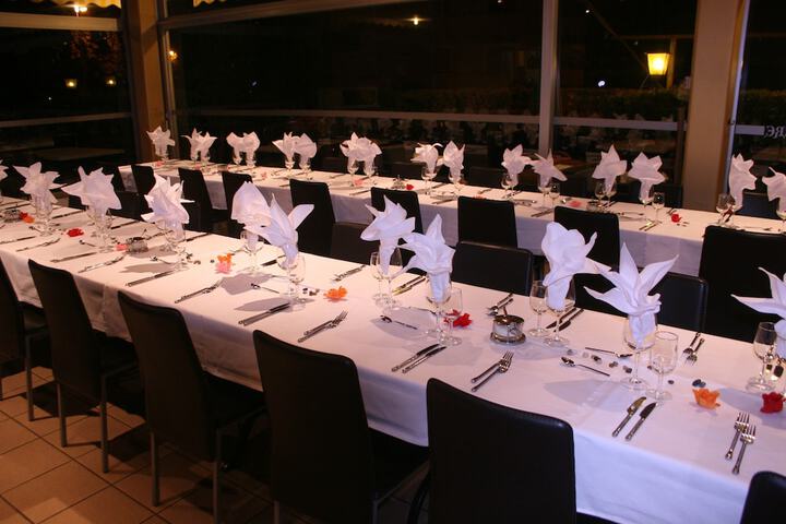Dining 26 of 34