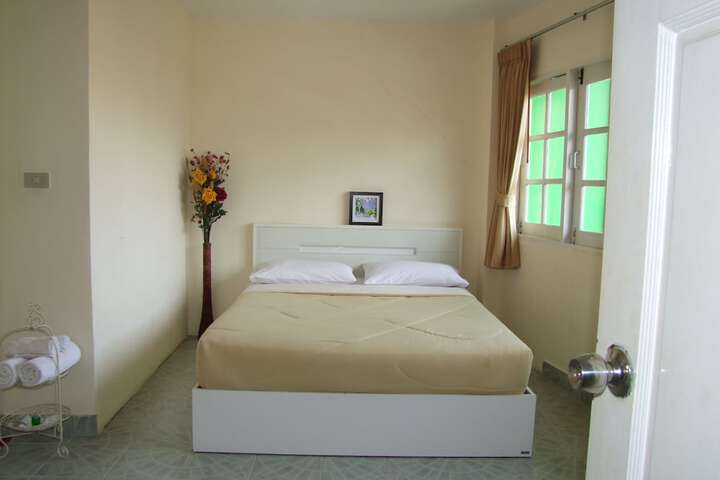 Room 9 of 35