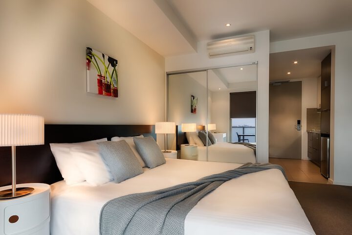 Room 4 of 20