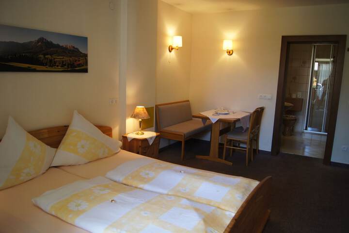 Room 30 of 82
