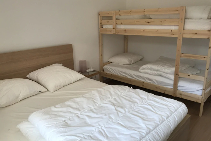 Room 3 of 8