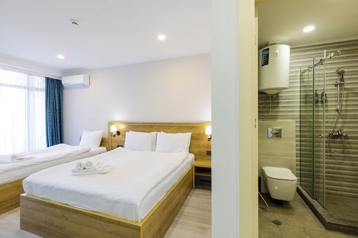Room 15 of 48