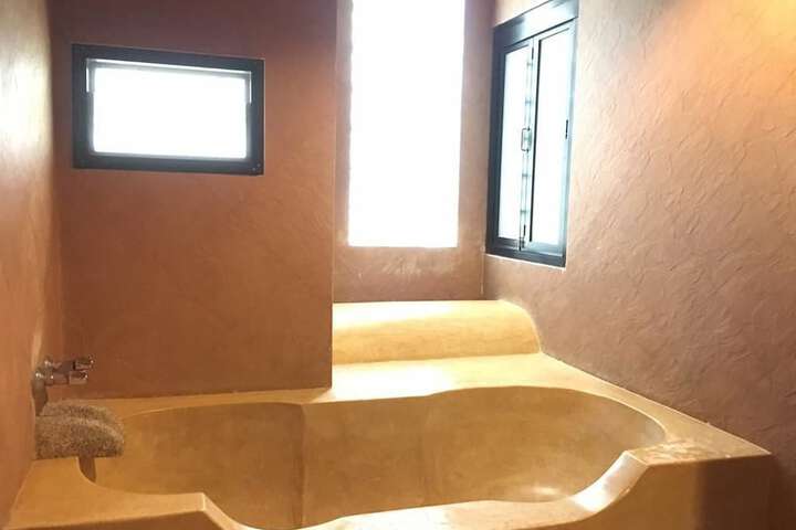Room 26 of 38