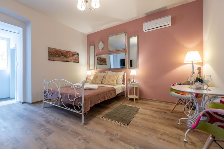 Room 13 of 47