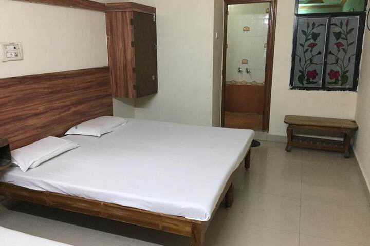 Room 2 of 4