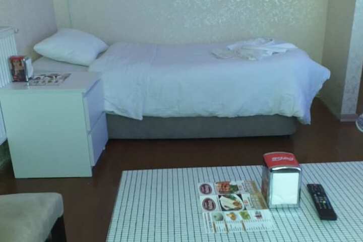 Room 8 of 25