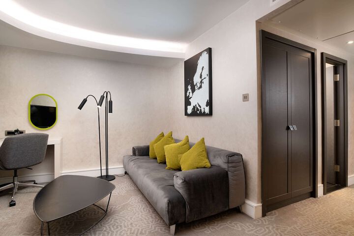 Room 32 of 113