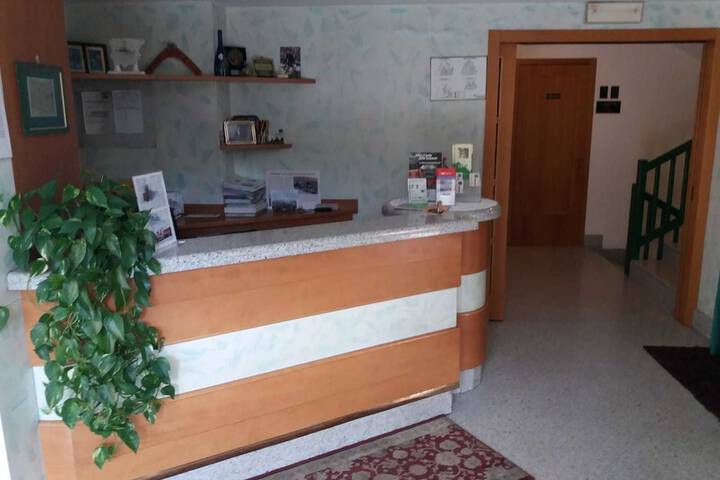 Concierge desk