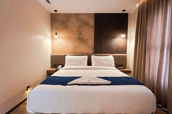 Room 52 of 101