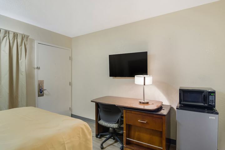 Room 9 of 25