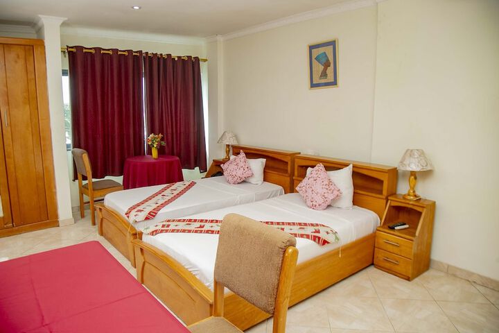Room 6 of 26